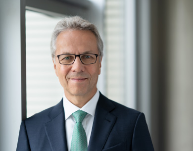 Dr. Stefan Spindler, CEO Industrial (Photo)